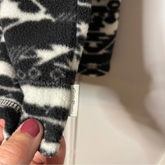 EDDIE BAUER Lightweight Aztec Print Fleece Half Zip black‎ white Size L - Picture 3 of 10